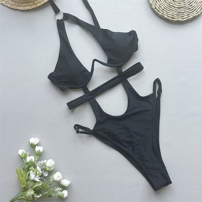 Maillot de bain une pièce asymétrique à armatures coupe haute, monokini évidé